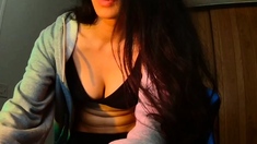 Brunette Solo Webcam Masturbation