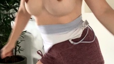 Solo booty assed babe ass toying masturbation in hi def