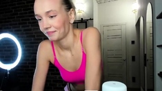 Amateur Webcam Teen Masturbates And Teases