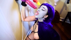 Hot amateur cam girl masturbates with her toy up close