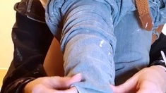 Amateur Foot Fetish Girlfriend Sucks and gives a Footjob