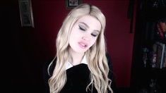 Hottest Amateur 19yo Blonde Teen going solo on Webcam