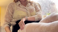 Busty MILF cam babe in lingerie pussy masturbation