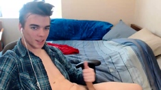 Amateur french twinks jerk off in unison